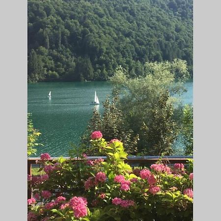 Casa A Schiera Fronte Lago Con Giardino Barcis Εξωτερικό φωτογραφία