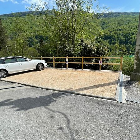 Casa A Schiera Fronte Lago Con Giardino Barcis Εξωτερικό φωτογραφία