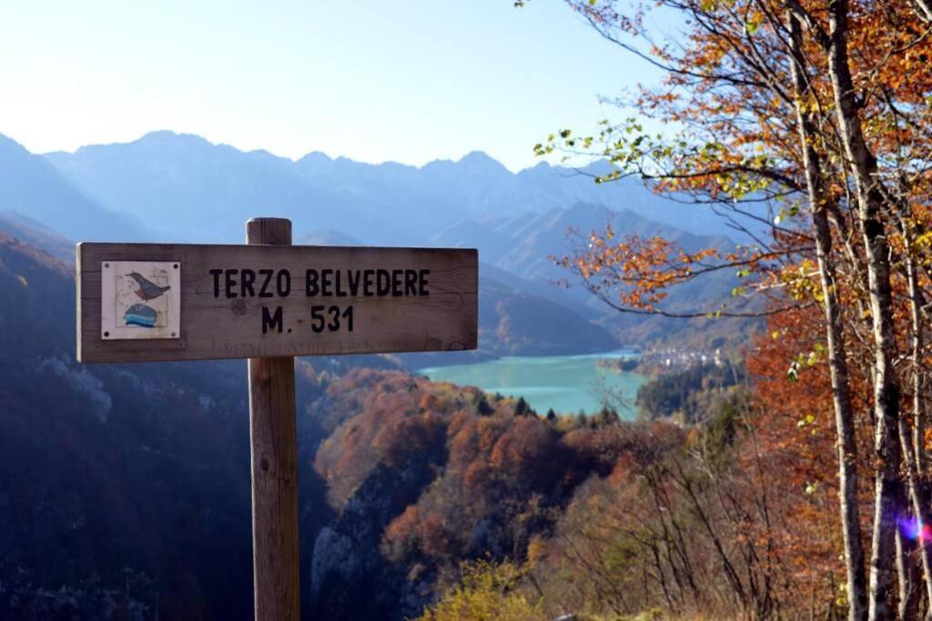 Casa A Schiera Fronte Lago Con Giardino Barcis Εξωτερικό φωτογραφία