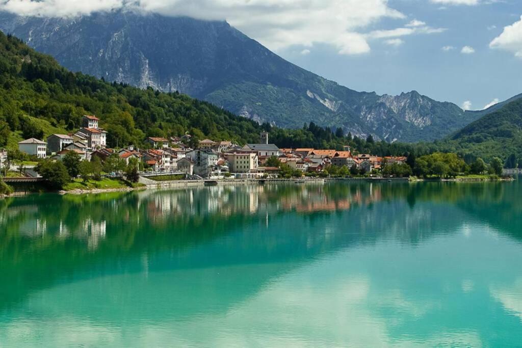 Casa A Schiera Fronte Lago Con Giardino Barcis Εξωτερικό φωτογραφία