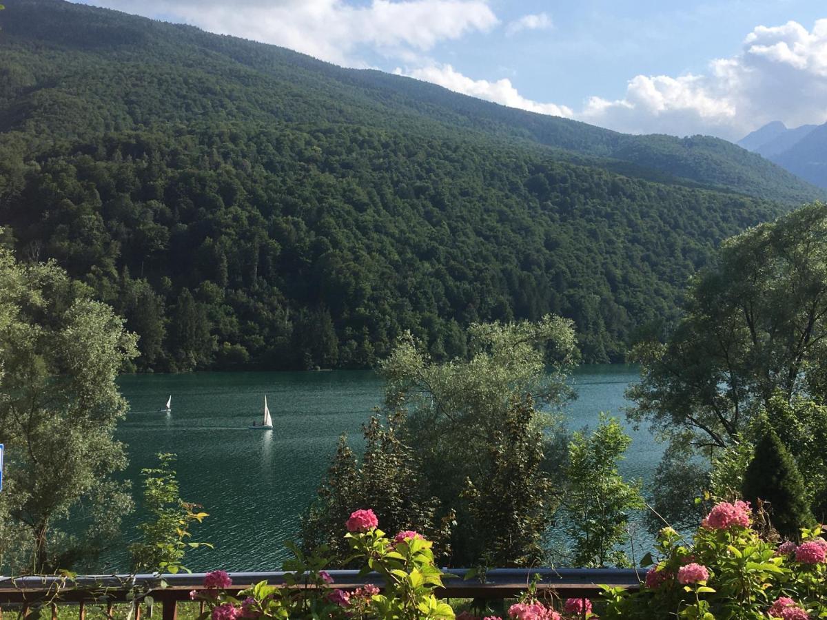 Casa A Schiera Fronte Lago Con Giardino Barcis Εξωτερικό φωτογραφία